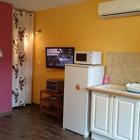 Les Jardins De La Volane Apartment *